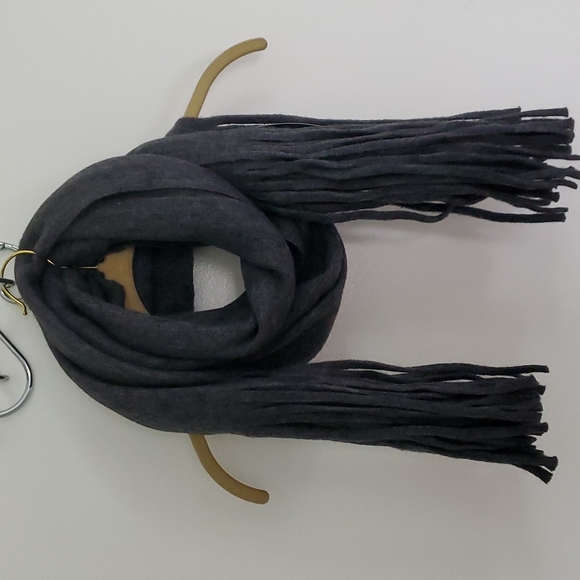 Lucky Brand Accessories - Lucky Brand NWT grey scarf